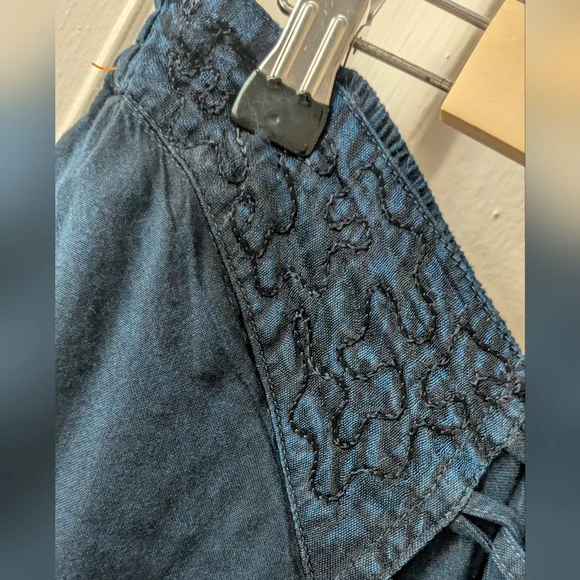 Magic Black Wide Leg Pants with Elegant Flow Beaded 100% Rayon One Size - Picture 13 of 14